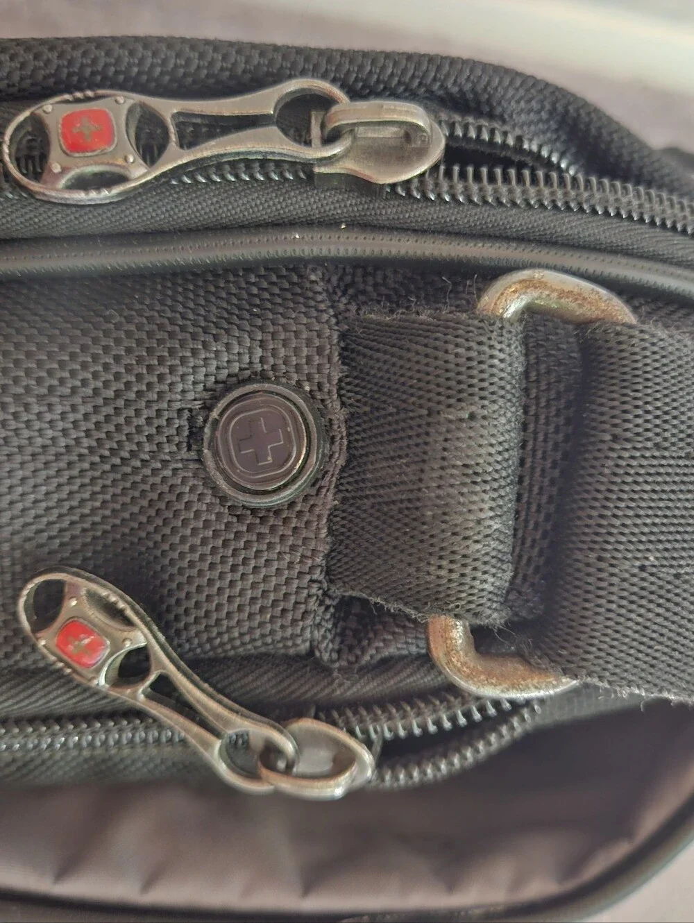 Wenger Victorinox Mainframe 16